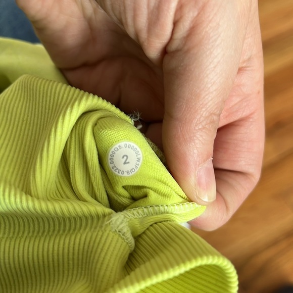 LULULEMON Ebb to Street Long Sleeve Cropped Shirt SIZE 2 - Picture 3 of 3